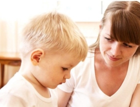 YẾU TỐ GIA ĐÌNH ẢNH HƯỞNG NHƯ THẾ NÀO ĐẾN SỰ PHÁT TRIỂN CỦA ĐỨA TRẺ CÓ RLPT?
