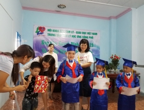 SPAP HỌP PHỤ HUYNH ĐỊNH KỲ VÀ LỄ RA TRƯỜNG CHO CÁC BÉ.